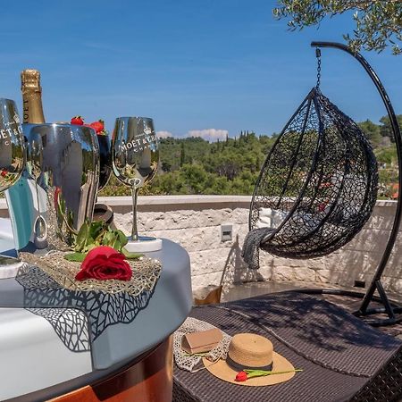 Uniquely Designed Villa Ivana With Outdoor Jacuzzi Nearby The Pebble Banje Beach At The Island Of Solta Rogac ภายนอก รูปภาพ