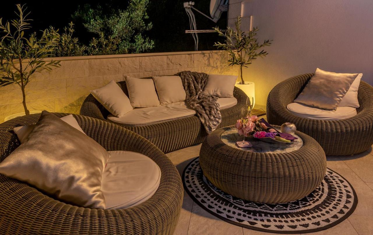 Uniquely Designed Villa Ivana With Outdoor Jacuzzi Nearby The Pebble Banje Beach At The Island Of Solta Rogac ภายนอก รูปภาพ