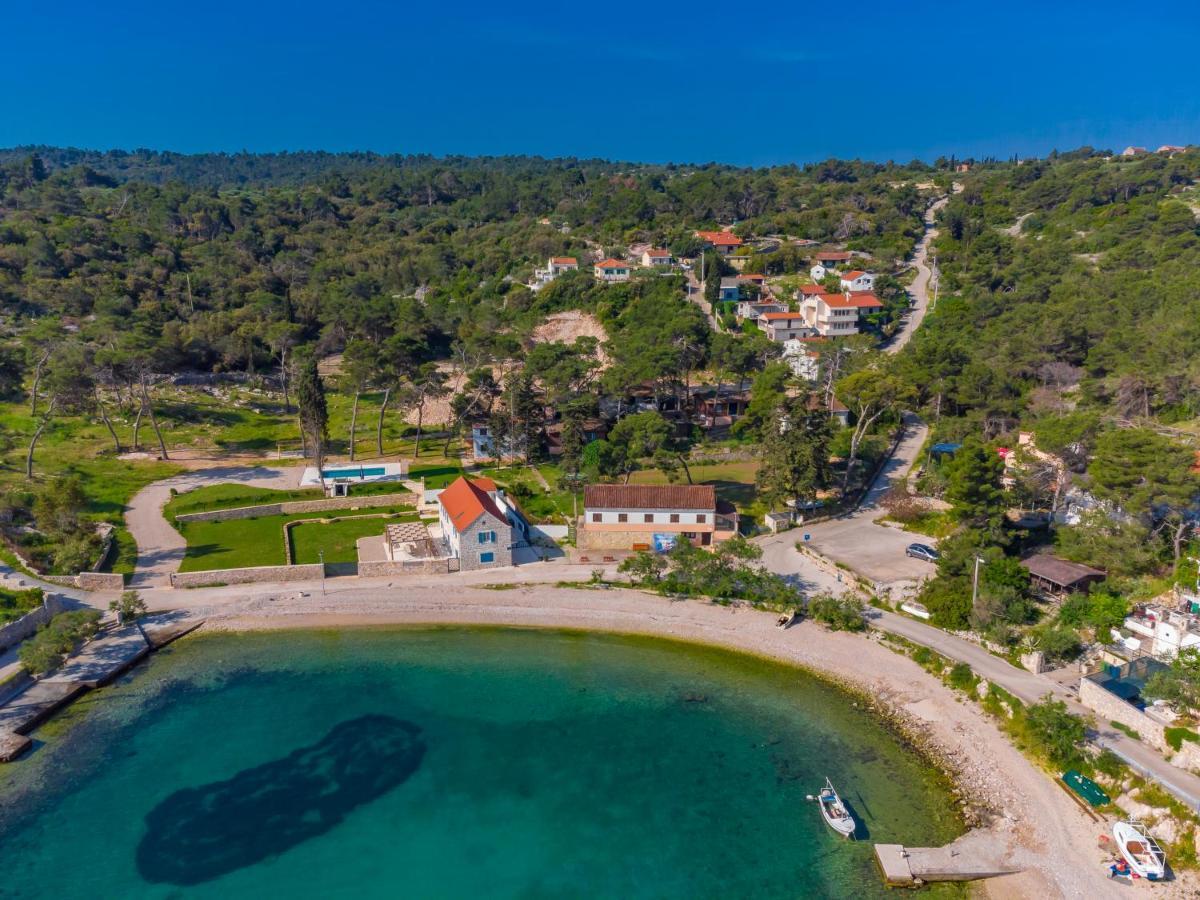 Uniquely Designed Villa Ivana With Outdoor Jacuzzi Nearby The Pebble Banje Beach At The Island Of Solta Rogac ภายนอก รูปภาพ